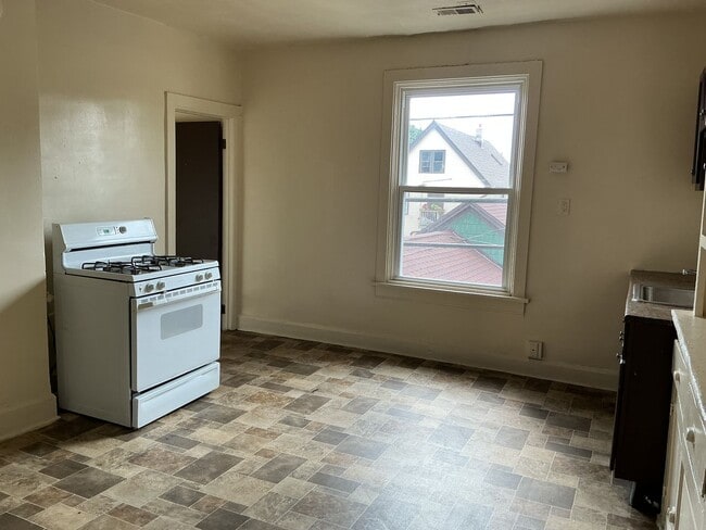 Primary Photo - 769-771 W Windlake Ave.