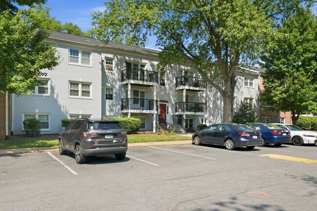 Building Photo - 9453 Fairfax Blvd
