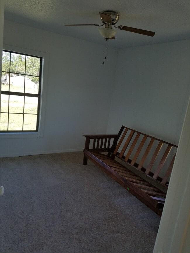 Building Photo - HOME LOCATED NEAR COLLEGE