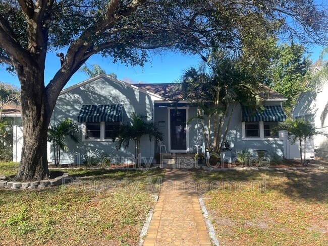 Primary Photo - 1134 15th St N