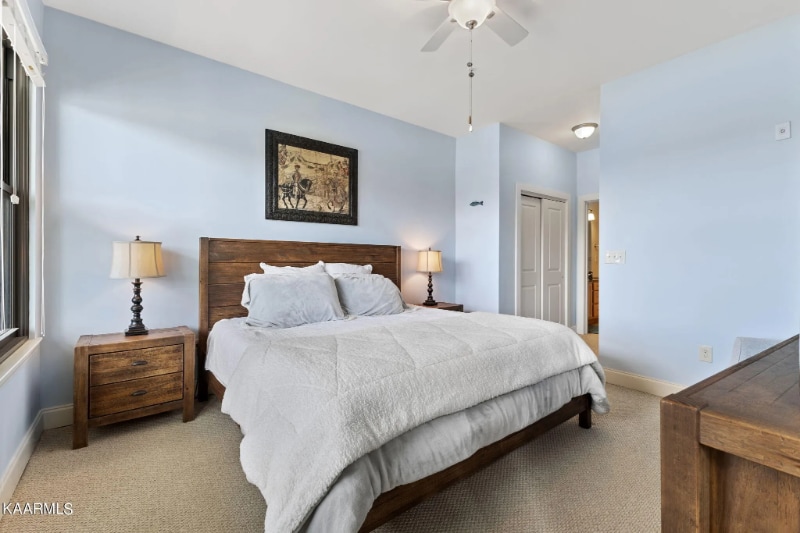 Building Photo - 445 W Blount Ave