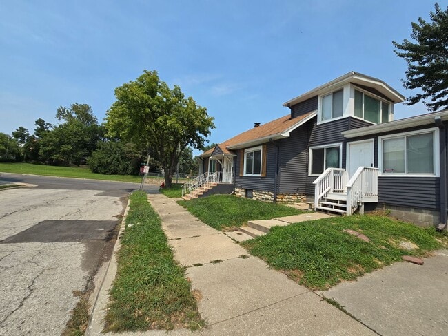 Building Photo - large three bedroom house with extra living space and finished basement