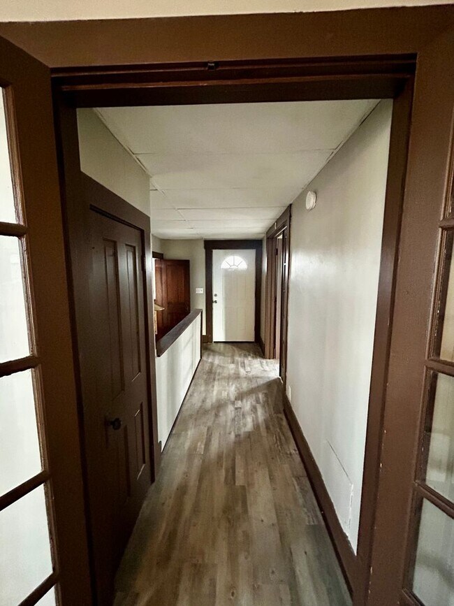 Building Photo - 283 W Main St