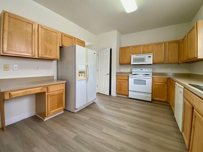 Building Photo - 1/2 MONTH FREE! ?Upgraded 4BR with Brand New Flooring & Private Backyard – Available Feb 15