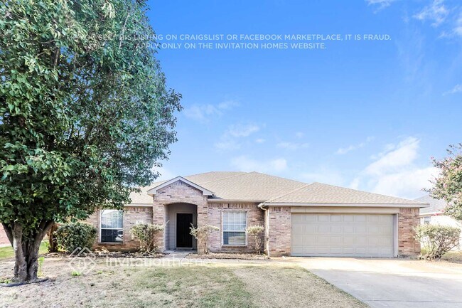 Building Photo - 4808 Bluebird Ln