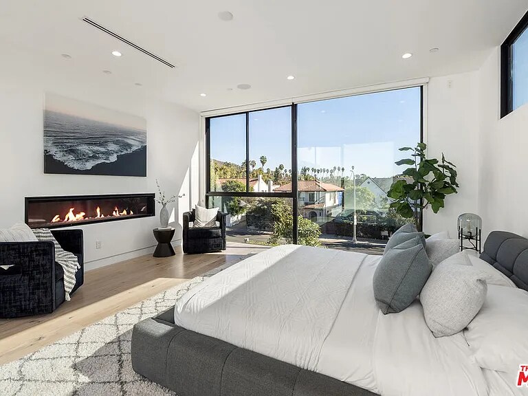 Building Photo - 1621 N Fairfax Ave