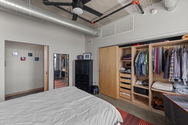 Building Photo - 710 N 4th St