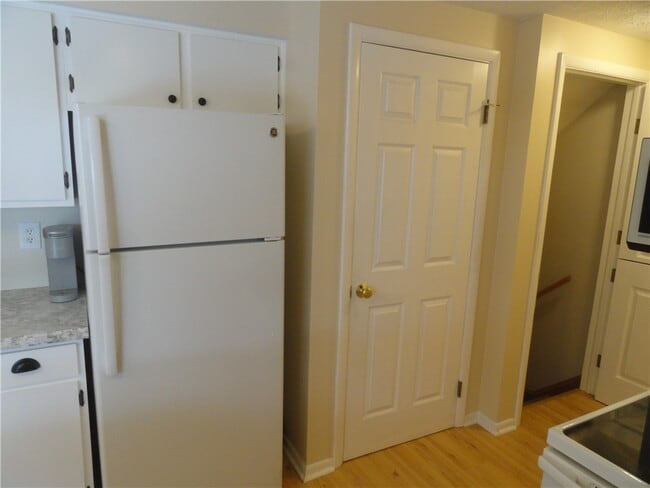 Building Photo - 206 Greenway Blvd