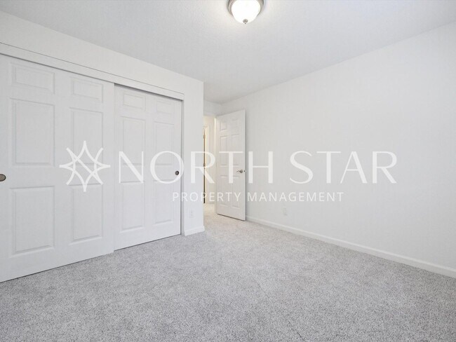 Building Photo - Beautifully Maintained Single-Level Home with Modern Touches