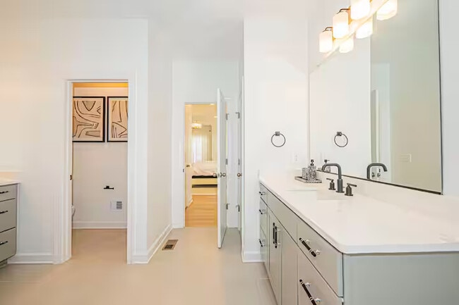 Building Photo - 11610 Glenn Dale Blvd