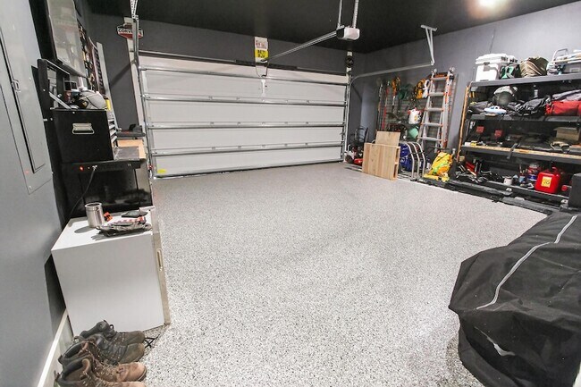 Building Photo - 159 Blooming Cv