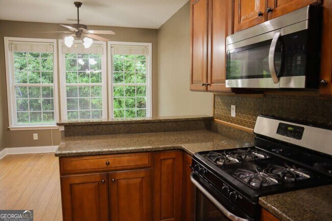 Building Photo - 1526 Lechemin Dr