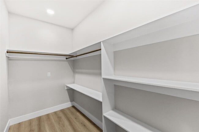 Building Photo - 2318 Progress Dr