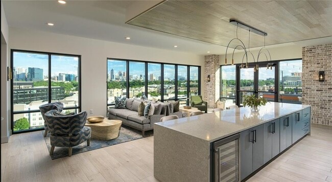 Building Photo - 400 Bishop St NW