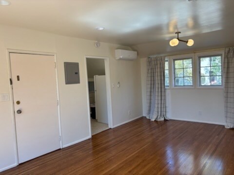 Building Photo - 1155 Oxley St
