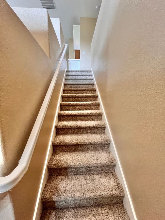 Building Photo - Beautifully Remodeled 4-Bedroom, 2.5 Bath ...