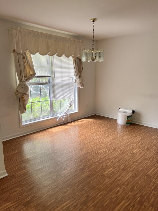 Building Photo - 2415 Stonewood Dr