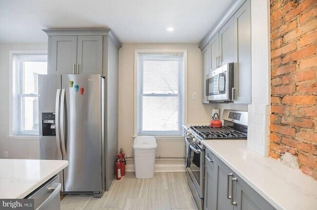 Building Photo - 501 S 26th St