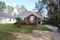 Building Photo - New 3 Bedroom Rental Available Before the New Year!