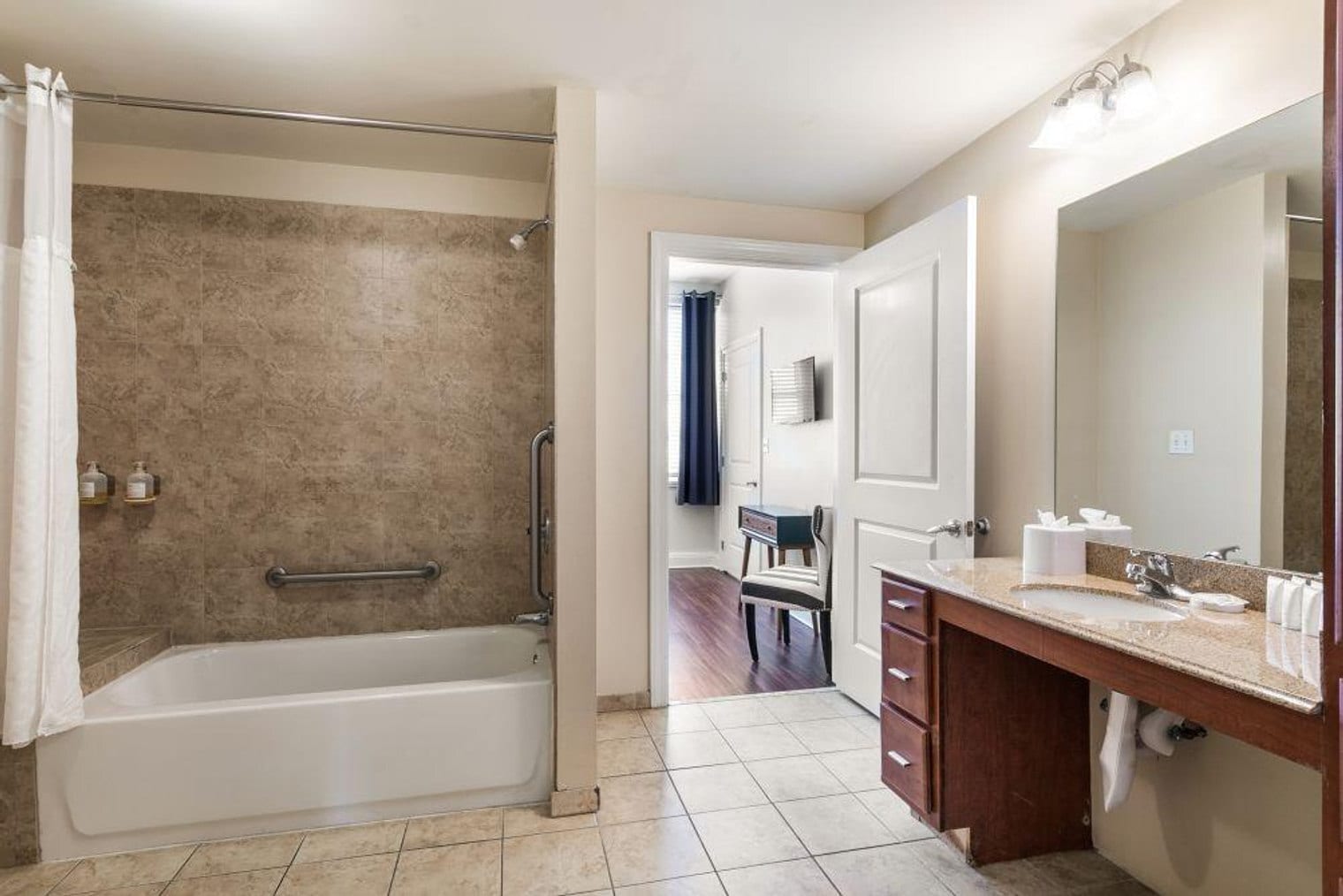 Building Photo - 925 Common St