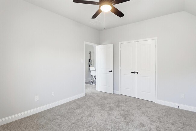 Building Photo - 10126 Water Harbor Dr