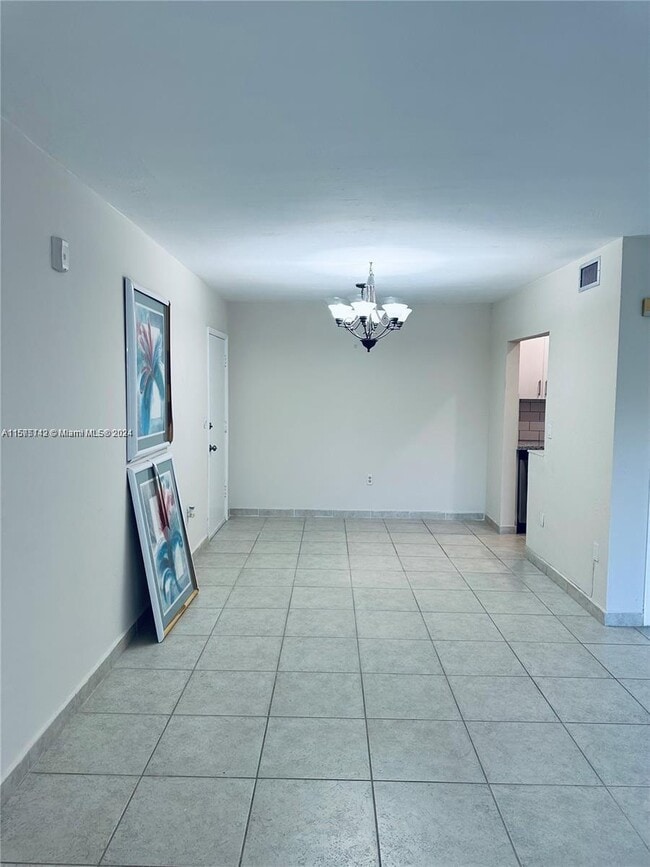 Building Photo - 9456 SW 77th Ave