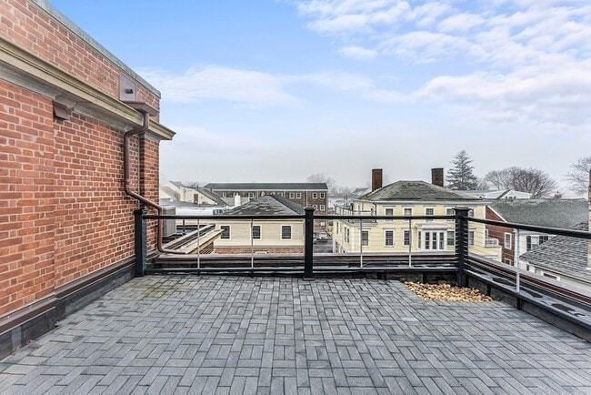 Building Photo - 6 Main St Ext