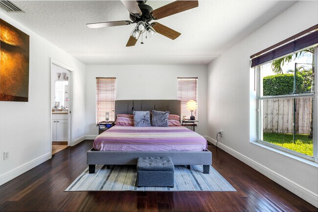 Building Photo - 14510 Paddock Dr