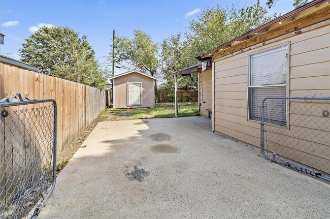 Building Photo - 1504 Polk Ave