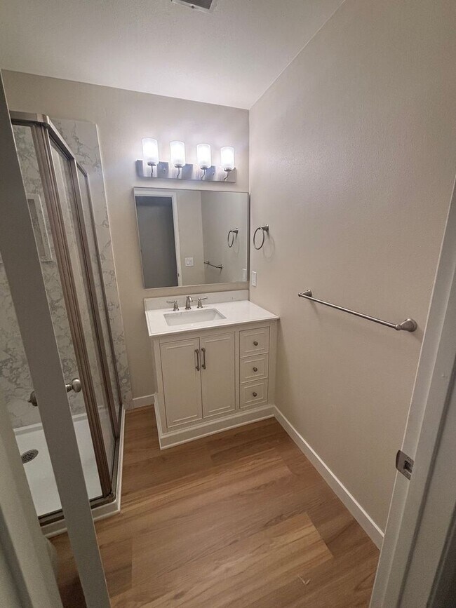 Building Photo - Updated 2 Bedroom 2 Bathroom Brush Creek Villa Condo with A/C