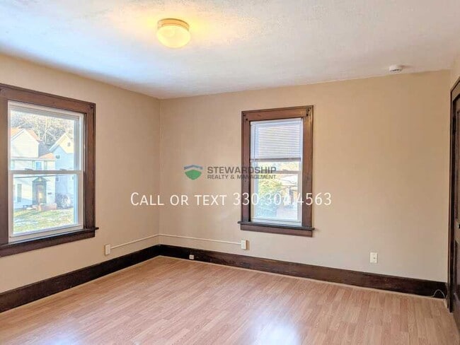 Building Photo - 1410 16th St NW