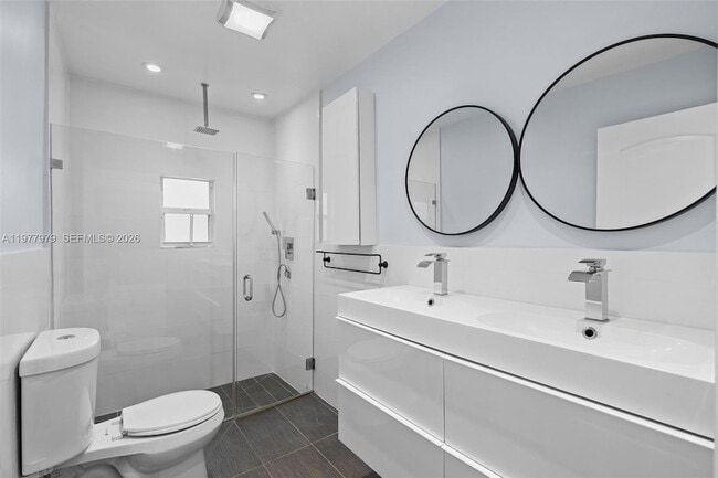 Building Photo - 1519 Biarritz Dr