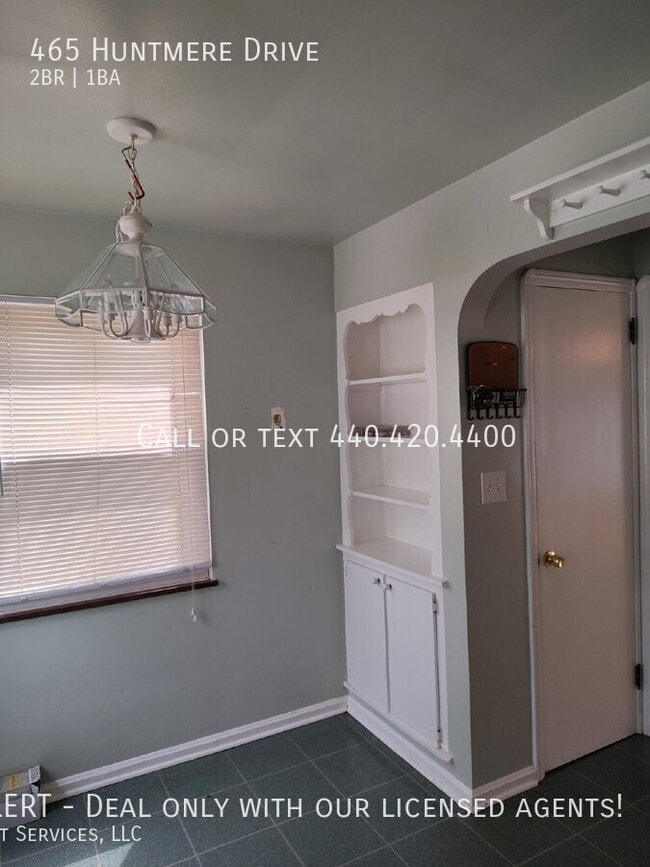 Building Photo - 465 Huntmere Dr