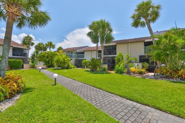 Building Photo - 1028 Apollo Beach Blvd