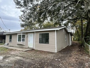 Building Photo - Spacious 5BR House in Moss Point --Lease w...