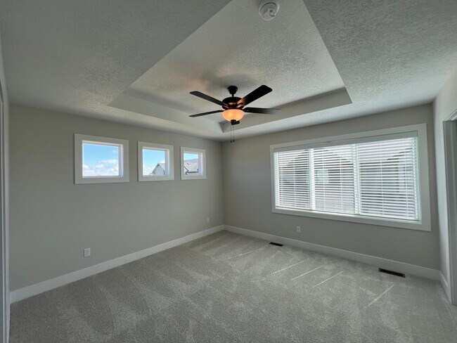 Building Photo - 601 Hart Ln