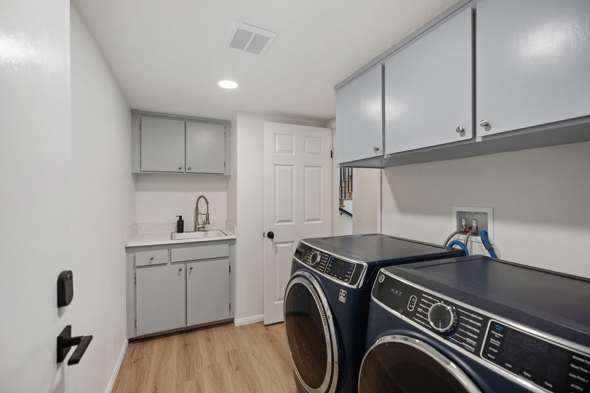 Building Photo - 28142 Ambar