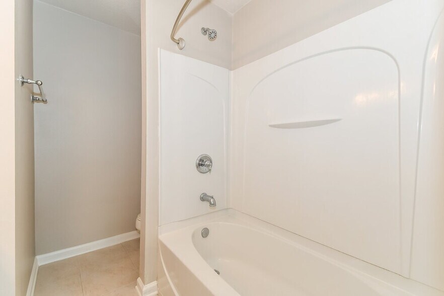 Building Photo - 8108 Summer Palm Ct