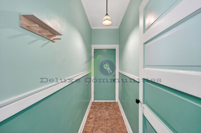 Building Photo - 410 Eastern Ave SE