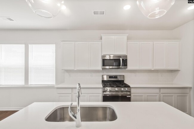 Building Photo - 1021 Skidaway Dr