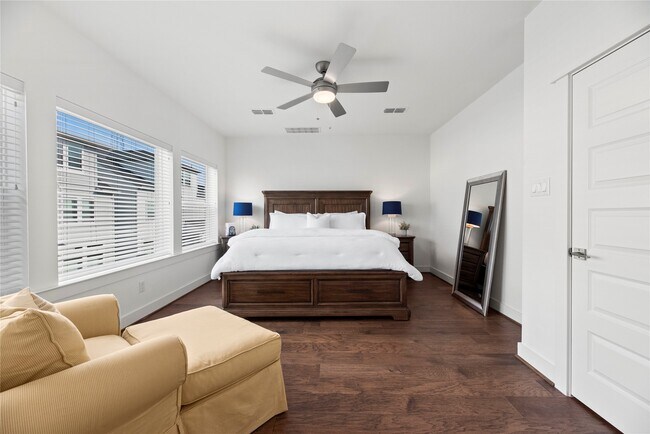 Building Photo - 3503 Kensington Gdns Ln