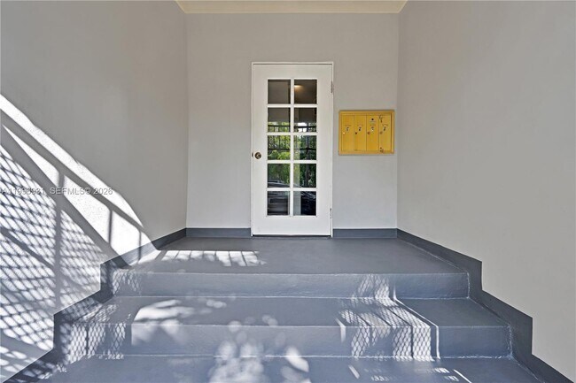 Building Photo - 109 NW 6th Ave