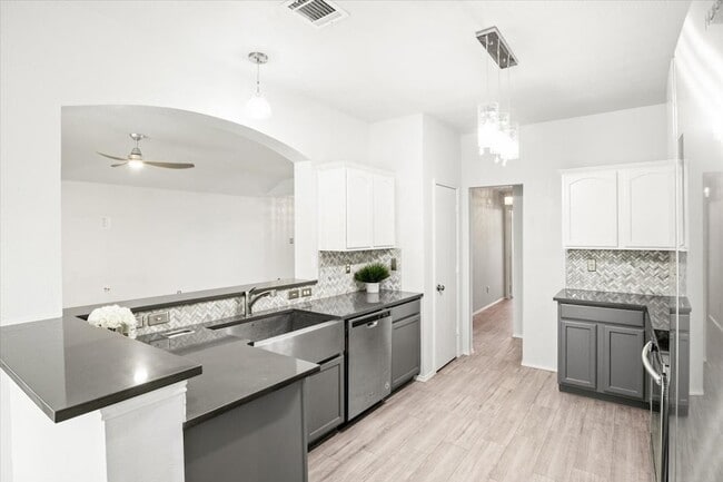 Building Photo - 416 Ponderosa Trail