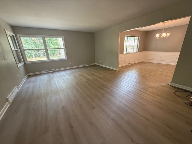 Building Photo - Large Home in Richwoods School District