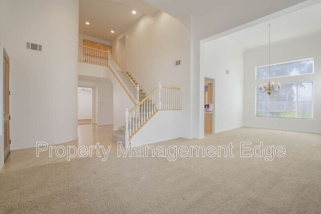 Building Photo - 32555 Favara Dr