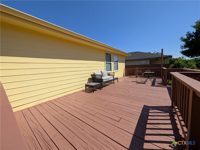 Building Photo - 369 Starling Creek