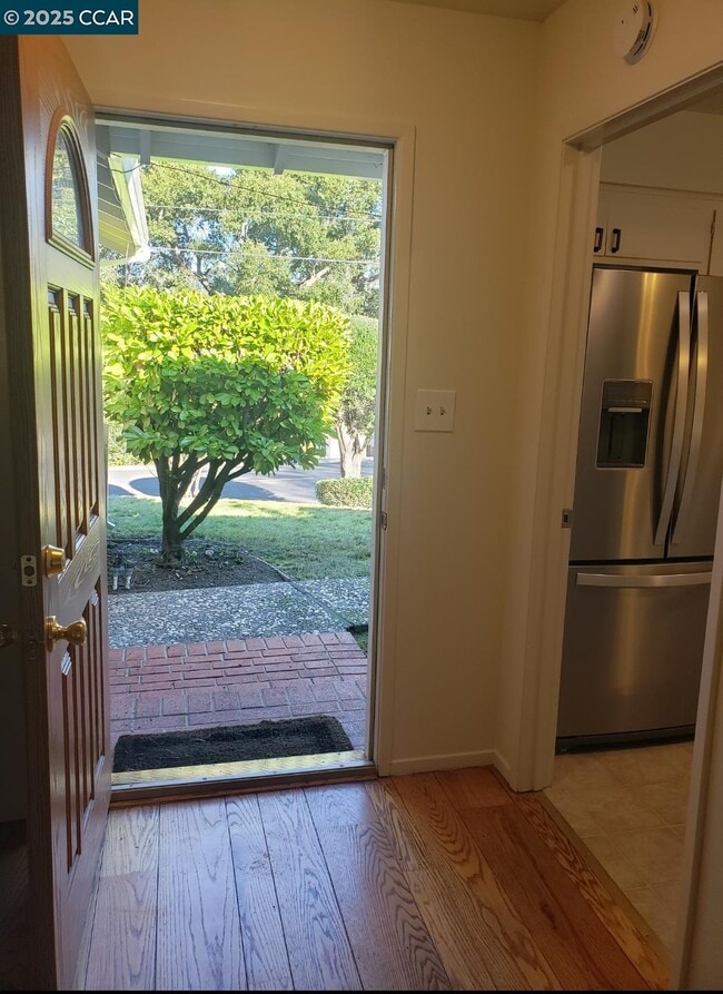 Building Photo - 44 Muth Dr