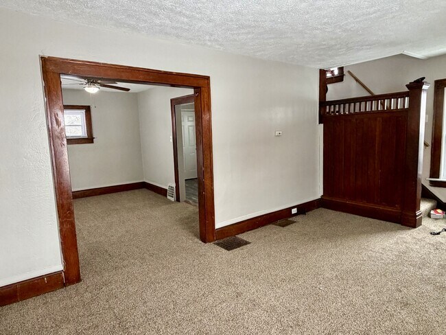 Building Photo - 1182 5th Ave