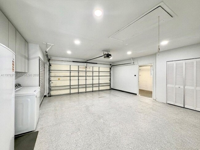 Building Photo - 4934 NW 94th Doral Pl