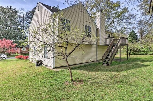 Building Photo - 483 Oak Dr
